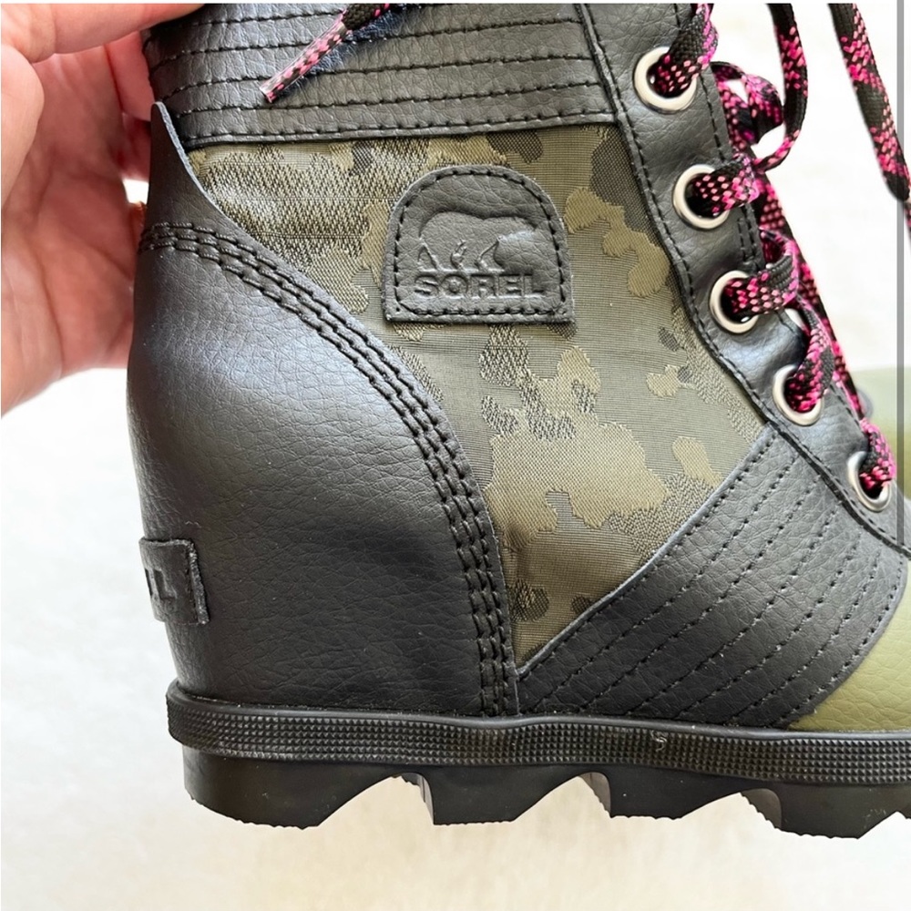 SOREL NWT Lexie Wedge Camo Winter Snow Lace Up Boots Youth Girls Size 3 - Picture 2 of 7